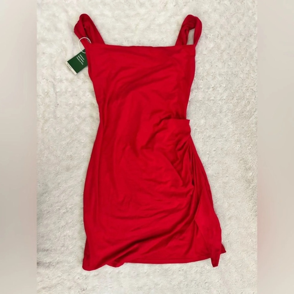 HALARA Vibrant Red Backless Dress